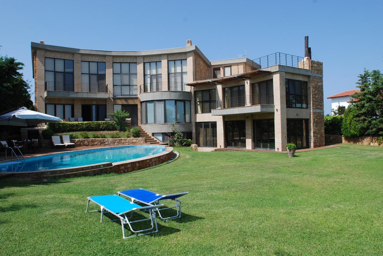 Castle On The Edge Of The Sea Villa Nea Poteidaia Exterior photo